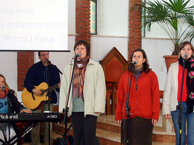 Październik - Niedzielne spotkania ewangelizacyjne w Ostrowcu Świętokrzyskim